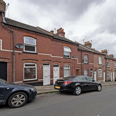 Cambridge House - Modern 2 Bedroom House, Close To Luton Airport & Town Centre Exterior foto